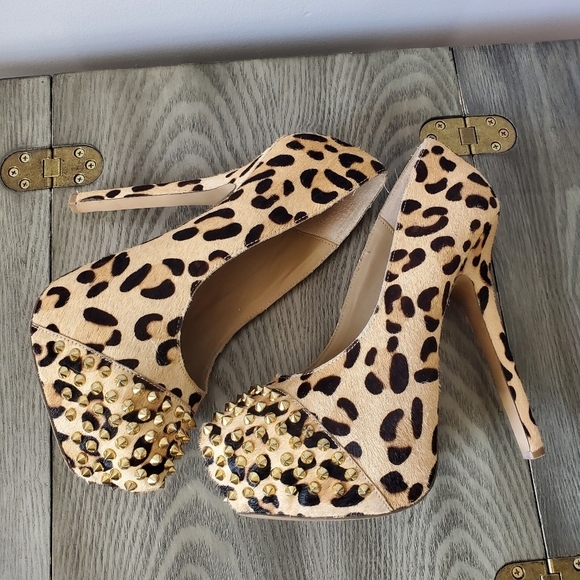 Steve madden fur leopard print studded stilettos. Size  8 - Picture 7 of 14